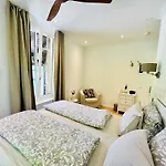 فندق Boutique Niesenblick - Direkt Am Thunersee Gelegen Mit Self Check In & Digitaler Rezeption