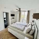 Boutique Niesenblick - Direkt Am Thunersee Gelegen Mit Self Check In & Digitaler Rezeption 2* Oberhofen