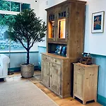 Hotel Boutique Niesenblick - Direkt Am Thunersee Gelegen Mit Self Check In & Digitaler Rezeption