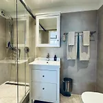 Boutique Niesenblick - Direkt Am Thunersee Gelegen Mit Self Check In & Digitaler Rezeption 2* Oberhofen