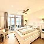 Boutique Niesenblick - Direkt Am Thunersee Gelegen Mit Self Check In & Digitaler Rezeption Hotel 2*
