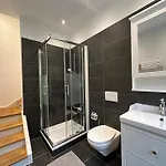 Hotell Boutique Niesenblick - Direkt Am Thunersee Gelegen Mit Self Check In & Digitaler Rezeption
