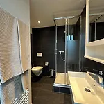 Hotell Boutique Niesenblick - Direkt Am Thunersee Gelegen Mit Self Check In & Digitaler Rezeption Oberhofen