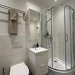 Hotell Boutique Niesenblick - Direkt Am Thunersee Gelegen Mit Self Check In & Digitaler Rezeption Oberhofen