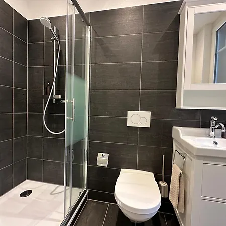 Boutique Niesenblick - Direkt Am Thunersee Gelegen Mit Self Check In & Digitaler Rezeption Otel 2*