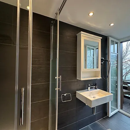 Boutique & Restaurant Niesenblick - Lakefront With Balcony On Thun - Self Check In & Digitale Reception