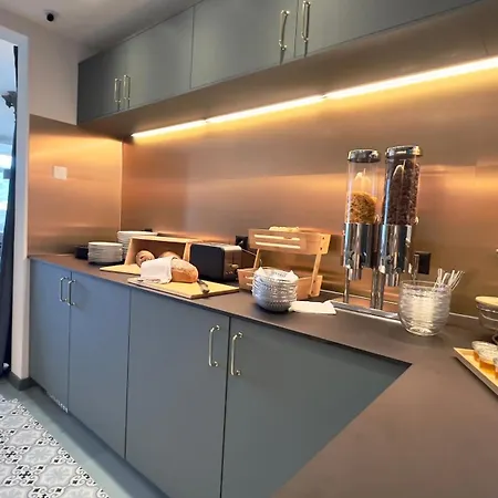 Boutique Hotel & Restaurant Niesenblick - Lakefront Rooms With Balcony On Lake Thun - Self Check In & Digitale Reception 호텔