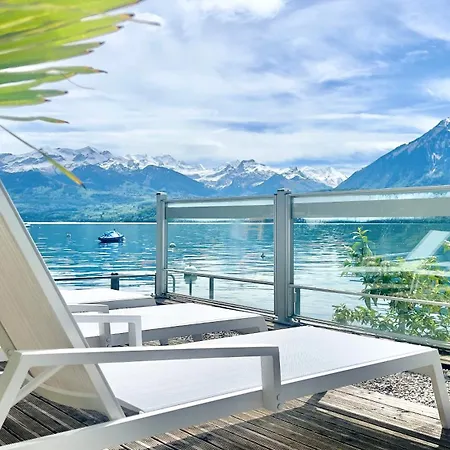 호텔 Boutique Hotel & Restaurant Niesenblick - Lakefront Rooms With Balcony On Lake Thun - Self Check In & Digitale Reception 2*