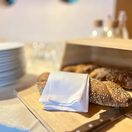 호텔 Boutique Hotel & Restaurant Niesenblick - Lakefront Rooms With Balcony On Lake Thun - Self Check In & Digitale Reception 오베르호펜