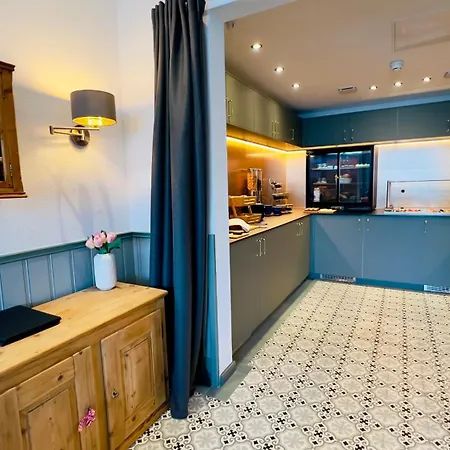 Boutique Hotel & Restaurant Niesenblick - Lakefront Rooms With Balcony On Lake Thun - Self Check In & Digitale Reception 호텔 2*