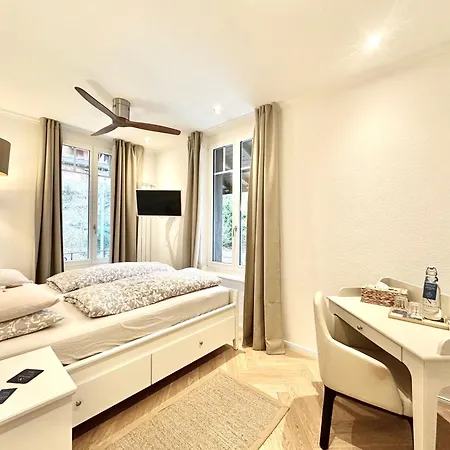 Boutique Hotel & Restaurant Niesenblick - Lakefront Rooms With Balcony On Lake Thun - Self Check In & Digitale Reception 호텔 2*