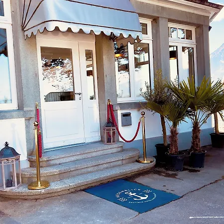 Boutique Hotel & Restaurant Niesenblick - Lakefront Rooms With Balcony On Lake Thun - Self Check In & Digitale Reception 호텔