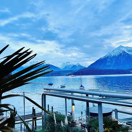 Boutique Hotel & Restaurant Niesenblick - Lakefront Rooms With Balcony On Lake Thun - Self Check In & Digitale Reception 오베르호펜