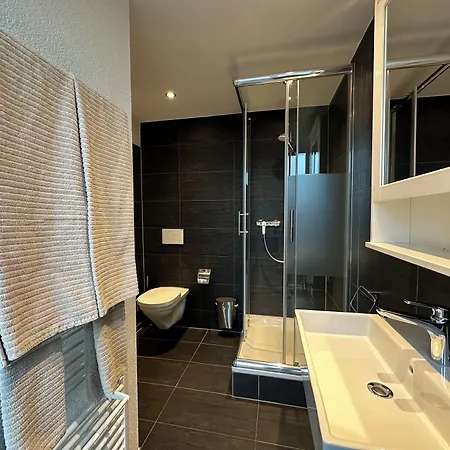 Hotell Boutique & Restaurant Niesenblick - Lakefront With Balcony On Thun - Self Check In & Digitale Reception Oberhofen