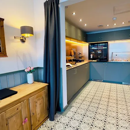 Boutique Hotel & Restaurant Niesenblick - Lakefront Rooms With Balcony On Lake Thun - Self Check In & Digitale Reception 호텔 2*
