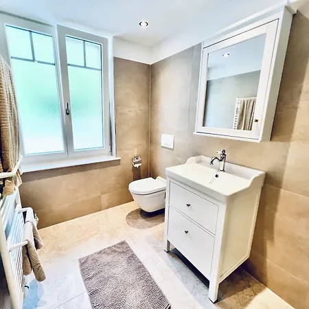 Boutique Niesenblick - Direkt Am Thunersee Gelegen Mit Self Check In & Digitaler Rezeption