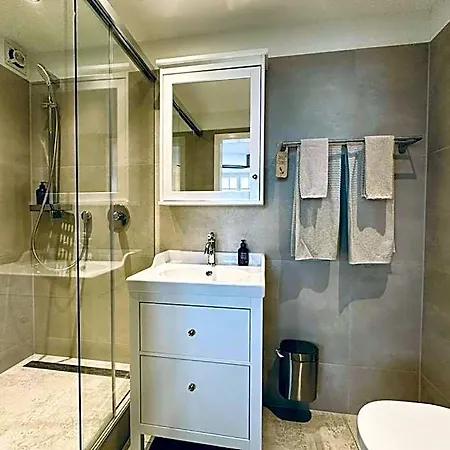 Boutique Hotel & Restaurant Niesenblick - Lakefront Rooms With Balcony On Lake Thun - Self Check In & Digitale Reception 호텔 2*