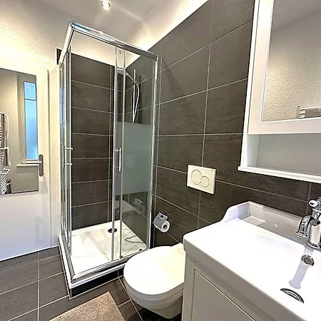 Boutique Hotel & Restaurant Niesenblick - Lakefront Rooms With Balcony On Lake Thun - Self Check In & Digitale Reception 2*