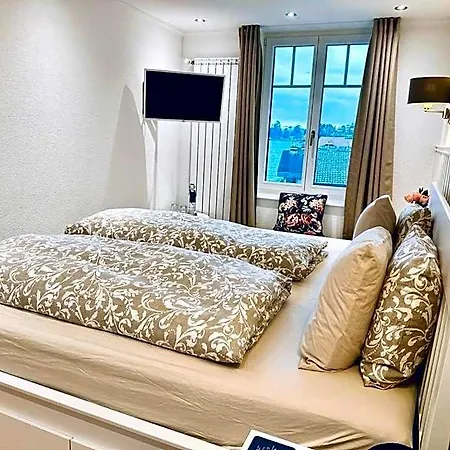 Boutique Niesenblick - Direkt Am Thunersee Gelegen Mit Self Check In & Digitaler Rezeption Otel 2*