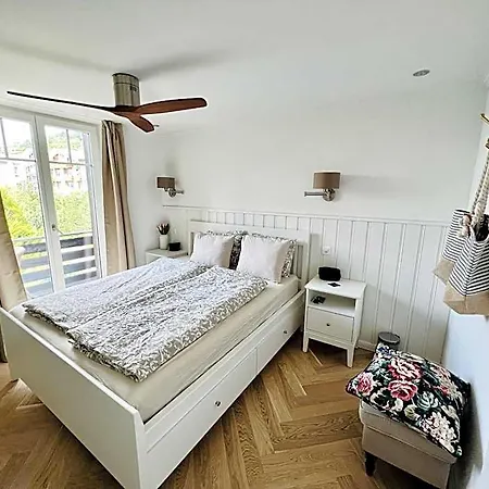 Hotel Boutique Niesenblick - Direkt Am Thunersee Gelegen Mit Self Check In & Digitaler Rezeption 2*