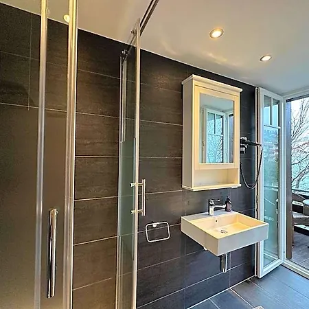 Hotel Boutique Niesenblick - Direkt Am Thunersee Gelegen Mit Self Check In & Digitaler Rezeption Oberhofen
