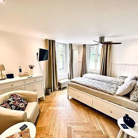 Boutique Niesenblick - Direkt Am Thunersee Gelegen Mit Self Check In & Digitaler Rezeption Hotel