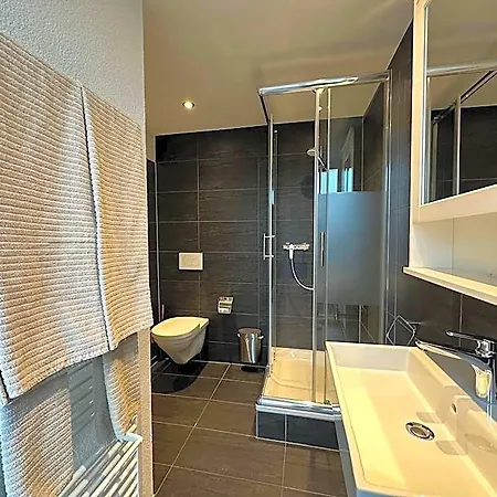 Boutique Niesenblick - Direkt Am Thunersee Gelegen Mit Self Check In & Digitaler Rezeption Hotel 2*