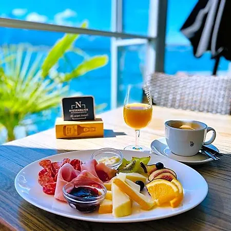 Hotel Boutique Niesenblick - Direkt Am Thunersee Gelegen Mit Self Check In & Digitaler Rezeption