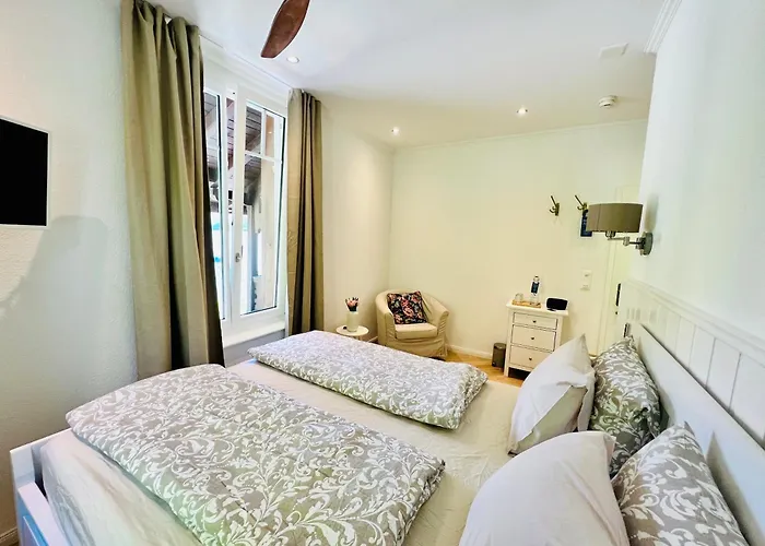 فندق Boutique Niesenblick - Direkt Am Thunersee Gelegen Mit Self Check In & Digitaler Rezeption