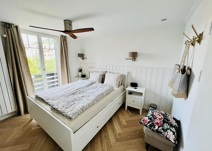 فندق Boutique Niesenblick - Direkt Am Thunersee Gelegen Mit Self Check In & Digitaler Rezeption