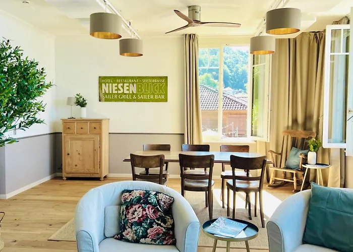 فندق Boutique Niesenblick - Direkt Am Thunersee Gelegen Mit Self Check In & Digitaler Rezeption اوبرهوفن