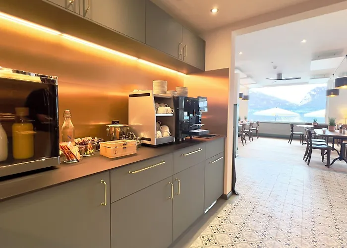 Hotel Boutique Niesenblick - Direkt Am Thunersee Gelegen Mit Self Check In & Digitaler Rezeption 2*