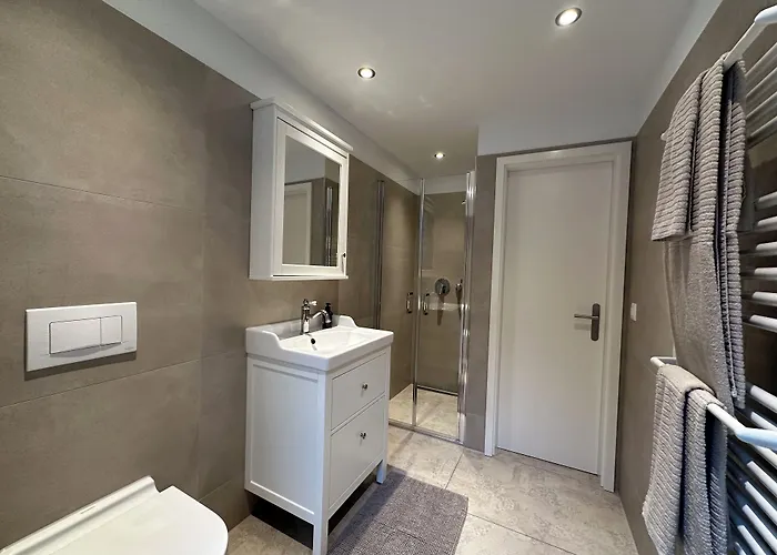 فندق Boutique Niesenblick - Direkt Am Thunersee Gelegen Mit Self Check In & Digitaler Rezeption