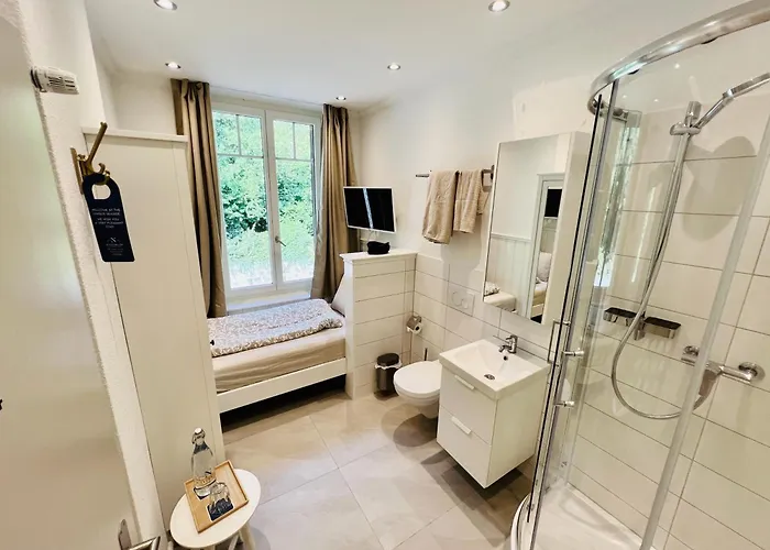 Boutique Niesenblick - Direkt Am Thunersee Gelegen Mit Self Check In & Digitaler Rezeption Hotel 2*