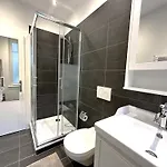 Boutique Niesenblick - Direkt Am Thunersee Gelegen Mit Self Check In & Digitaler Rezeption