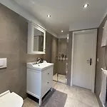 Otel Boutique Niesenblick - Direkt Am Thunersee Gelegen Mit Self Check In & Digitaler Rezeption