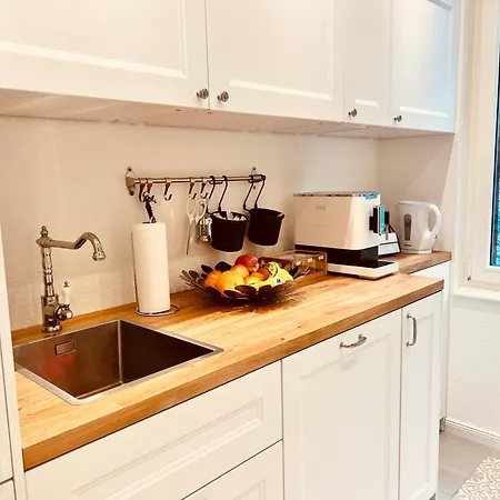 Hotell Boutique Niesenblick - Direkt Am Thunersee Gelegen Mit Self Check In & Digitaler Rezeption Oberhofen