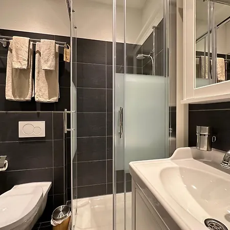 Boutique Niesenblick - Direkt Am Thunersee Gelegen Mit Self Check In & Digitaler Rezeption Hotell