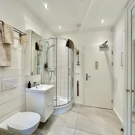 Boutique Niesenblick - Direkt Am Thunersee Gelegen Mit Self Check In & Digitaler Rezeption Hotell