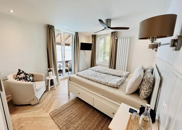 Boutique Niesenblick - Direkt Am Thunersee Gelegen Mit Self Check In & Digitaler Rezeption 2*