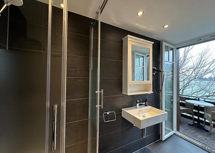 Boutique Niesenblick - Direkt Am Thunersee Gelegen Mit Self Check In & Digitaler Rezeption