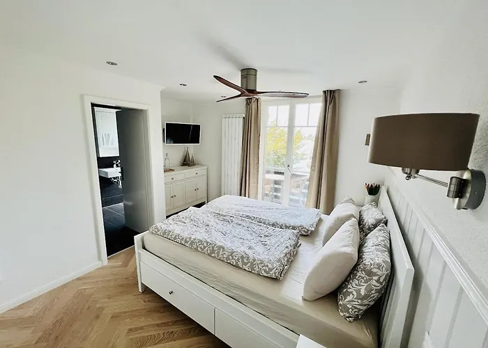 Boutique Niesenblick - Direkt Am Thunersee Gelegen Mit Self Check In & Digitaler Rezeption 2* Oberhofen