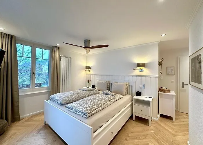 Hotel Boutique Niesenblick - Direkt Am Thunersee Gelegen Mit Self Check In & Digitaler Rezeption Oberhofen