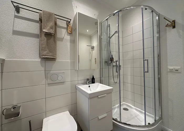 Hotel Boutique Niesenblick - Direkt Am Thunersee Gelegen Mit Self Check In & Digitaler Rezeption Oberhofen